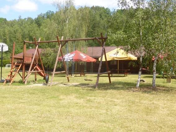 Vodácké tábořiště U Potůčků, Hlince