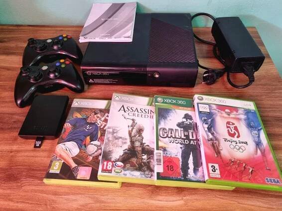 Xbox 360 s ovladači a hry 500gb - Herní konzole