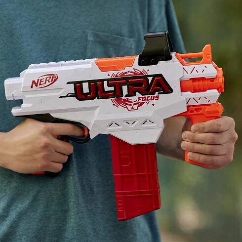 PISTOLE NERF ULTRA FOCUS AUTOMAT S ZAMĚŘOVAČEM, 10 ŠIPEK Barva bílá