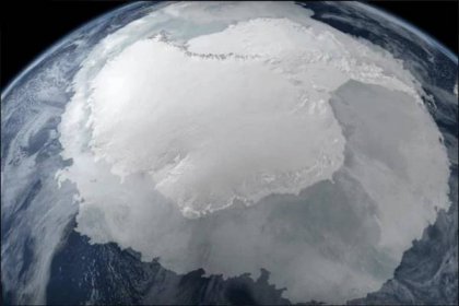 Satelit odhalil pod ledem Antarktidy obří masu záhadné hmoty. Pravděpodobně není pozemského původu