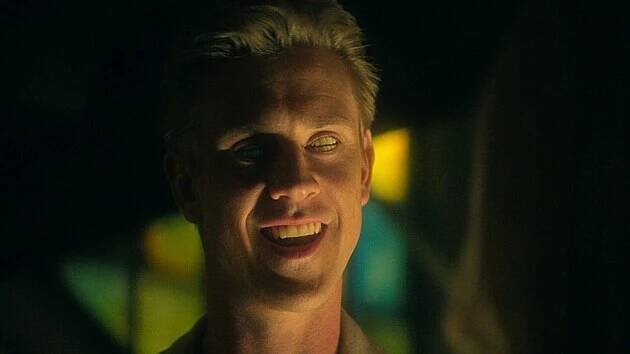 Boyd Holbrook v roli Korinťana v seriálu Sandman