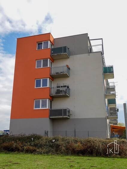 Prodej bytu 2+KK včetně parkovacího stání v Brně-Slatina, ul. Bučkova - Jana KUBÍKOVÁ
