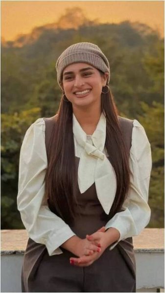 Ayesha Khan's impressive outfit you can't miss
