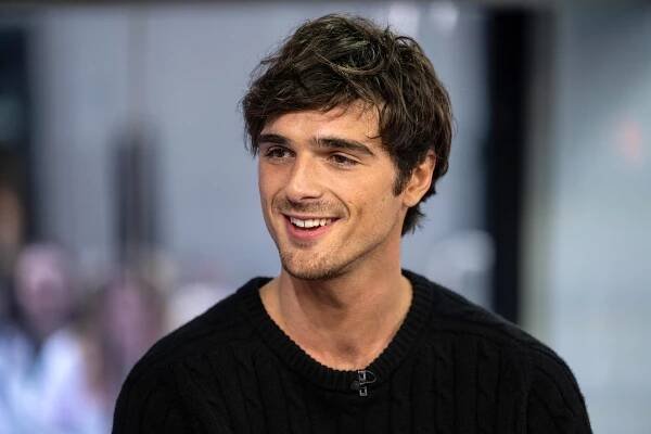 Jacob Elordi wearing a black sweater on the Today Show in October 2023.