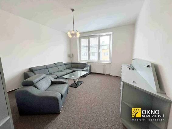 Pronájem bytu 2+1 75 m², třída Tomáše Bati, Zlín