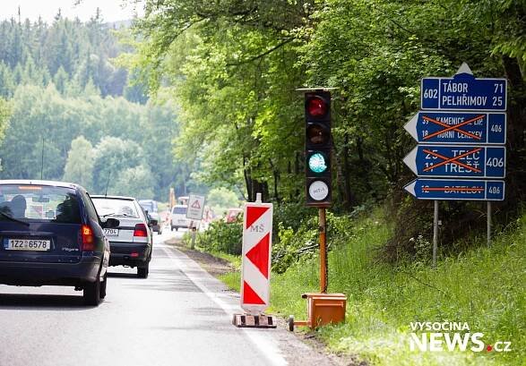 Silnice Havlíčkův Brod – Jihlava v pondělí možná s dalšími kolonami