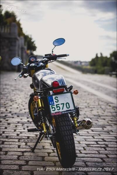 Fotogalerie Yuki 250i Manxcafe: kavárenský povaleč z východu | Motorkáři.cz