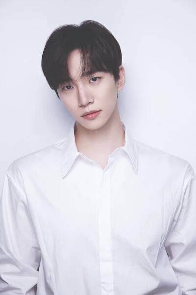 Lee Joon-Ho-Junho-1990-p1.jpeg