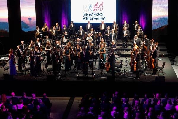 Jihočeská filharmonie zahájila sezonu. Zahrála Novosvětskou a otevřela pavilon Z