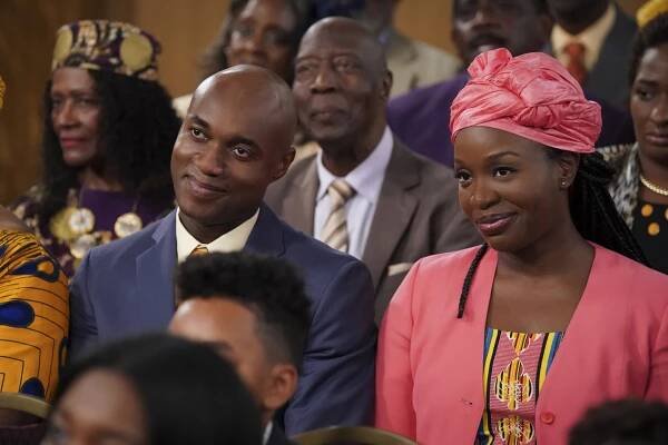 Bob miluje Abisholu - We Were Beggars, Now We Are Choosers - Z filmu - Folake Olowofoyeku