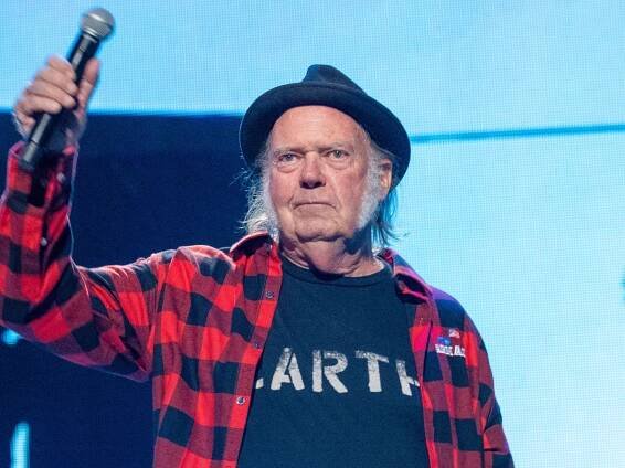 Neil Young to Headline Glastonbury 2025, Backtracking on Decision to Withdraw