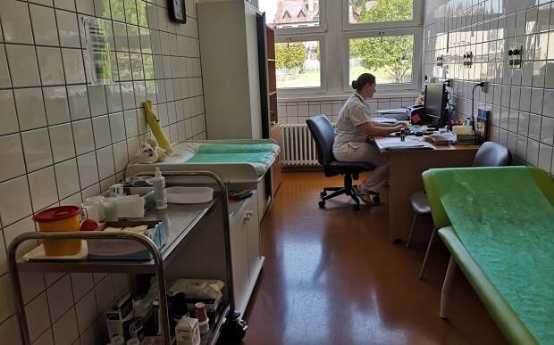 Do kadaňské nemocnice míří pacienti už 45 let. Která oddělení patří mezi nejvyhlášenější? - e-Chomutovsko.cz