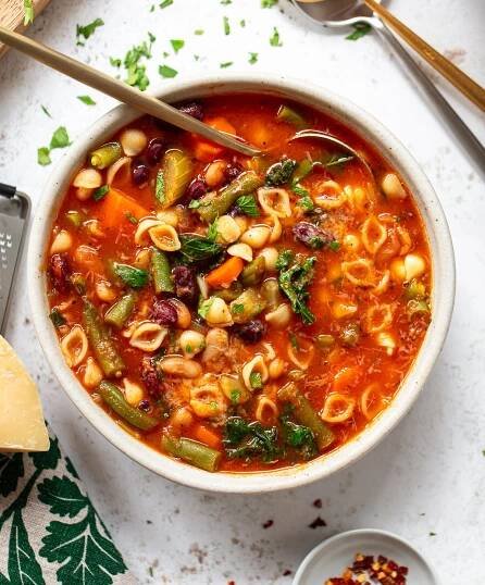 Classic Italian Vegetable Minestrone Soup
