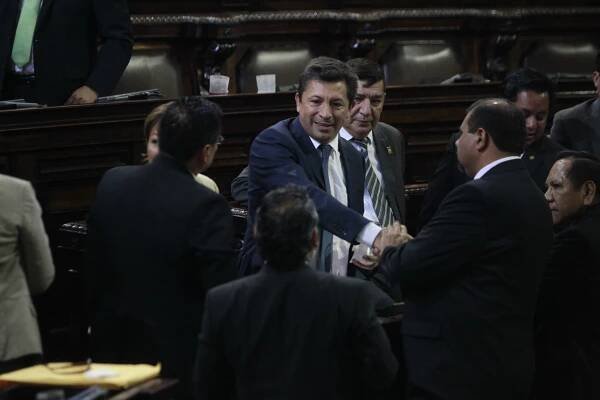 Mulet: entre ser “cabal” y prolongar la vieja política • No Ficción