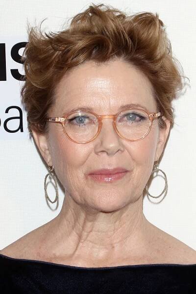 Hairstyles for Women Over 50 With Glasses