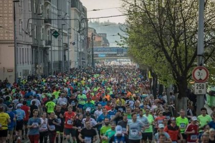 Známe termíny nejlepších běžeckých závodů roku 2024. RunCzech spustil registrace pro příští sezonu - Tojesenzace.cz