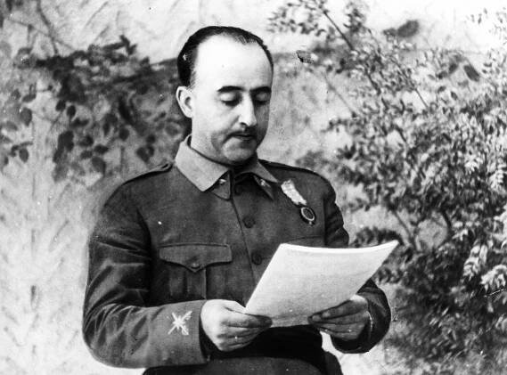 I diktátoři a teroristé mají rádi fotbal! Komu fandil Hitler či Stalin? | TN.cz
