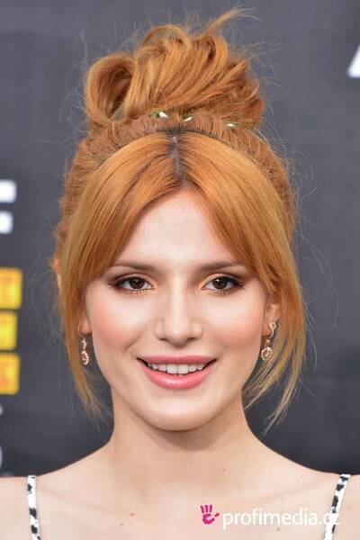 Bella Thorne - celebrity účes - HappyHair