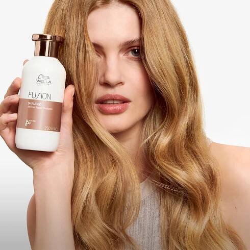 WELLA PROFESSIONALS Fusion Intense Repair Shampoo 250 ml