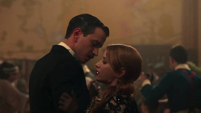 Půlnoc v hotelu Pera Palace - Kořeny (S01E02) (2022)