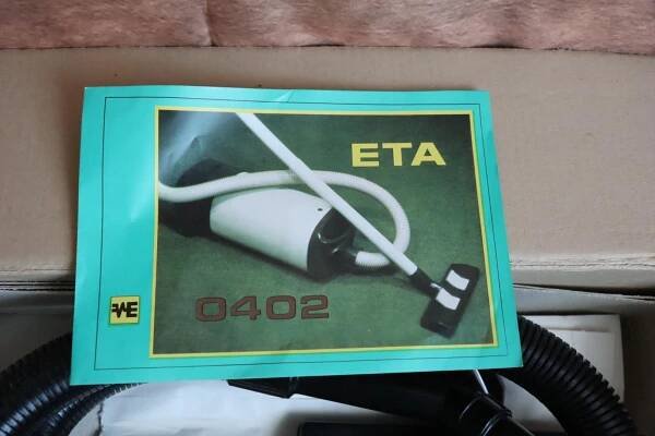 Retro vysavač ETA 0402 - Malé elektrospotřebiče