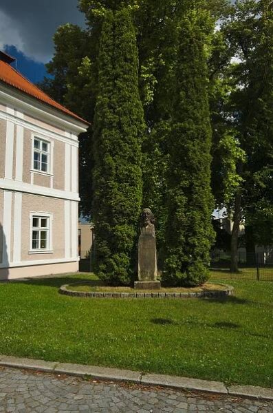 Soubor:Socha J.A.Komenského, Jevíčko, okres Svitavy.jpg