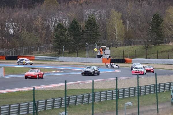 FOTO: Autodrom hostil další ročník vytrvalostního závodu Le Most