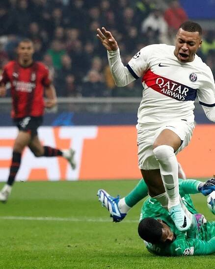 Mbappe hat-trick lifts PSG to the top