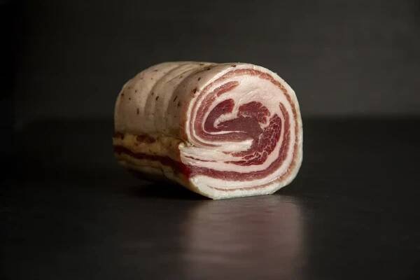 Pancetta gerollter Speck Online kaufen - Vulcano Schinkenmanufaktur aus Österreich