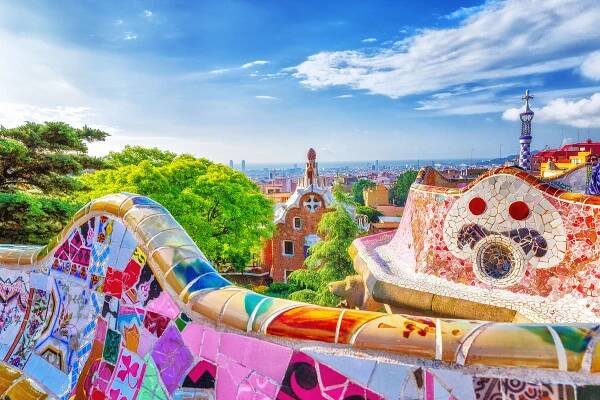 Antoni Gaudí: světoznámý architekt, který jezdil po Barceloně na oslovi | Magazín Radynacestu.cz