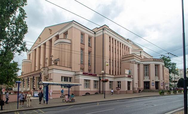 Soubor:Teplice divadlo 3.jpg – Wikipedie
