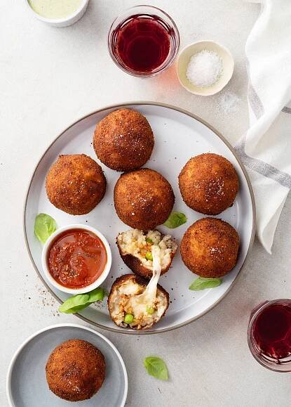 How to Make Arancini (Silician Risotto Balls) // FoodNouveau.com