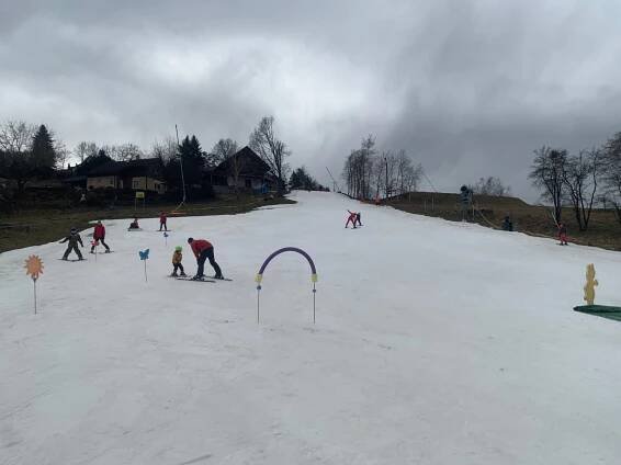 Zima se vrátila do Mnichovic! I skiskolavlocka.cz