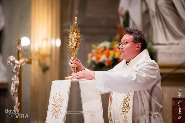 Děkanátní pouť za obnovu rodin a duchovní povolání na Velehradě – Farnost Hradčovice 