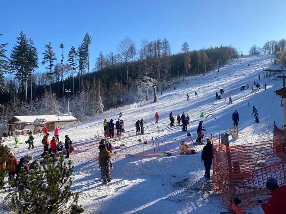 Čeřínek a Šacberk. Lyžaři na Jihlavsku brázdí dvě sjezdovky
