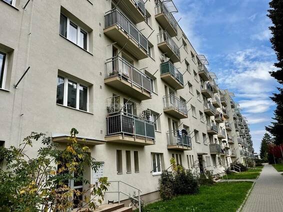 Prodej bytu 1+1, Zlín, 32m2, 2 390 000 Kč