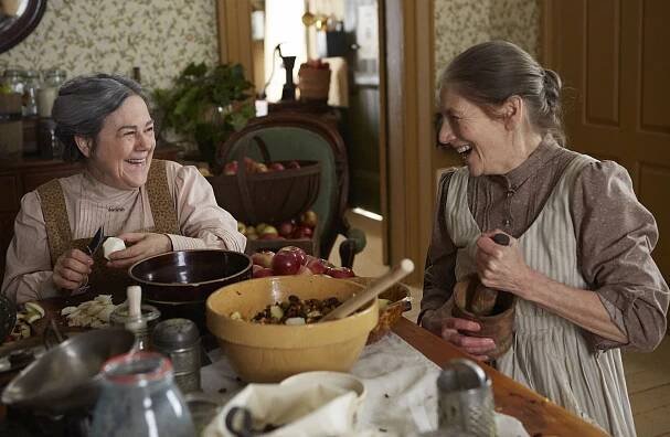 Anne s E na konci - Pevně svázáno do podobného vlákna - Z filmu - Corrine Koslo, Geraldine James
