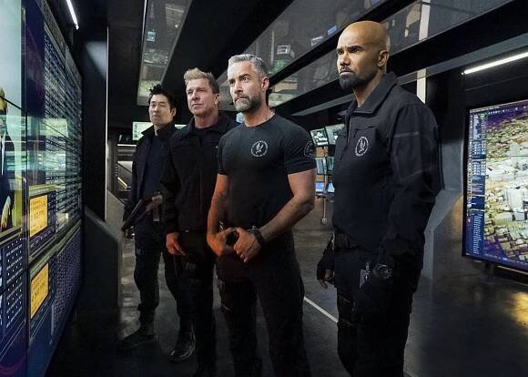 David Lim, Kenny Johnson, Jay Harrington, Shemar Moore - Zbrojnice - Přídavek - Z filmu