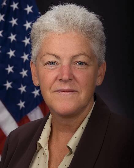 Soubor:Gina McCarthy -- EPA.jpg – Wikipedie