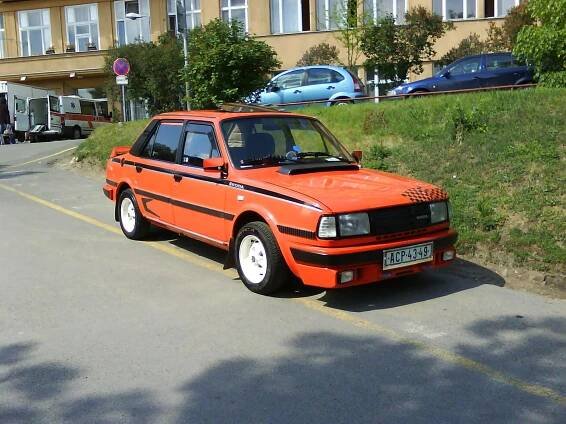 1984 Škoda 120 L (de Luxe), 742 1.2 benzín 37 kW 82 Nm