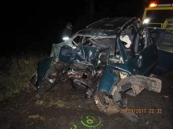 Řidič Octavie nepřežil u Bojkovic náraz svého vozu do stromu | Týdeník Policie