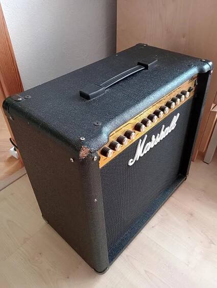 NABÍZÍM Marshall MG50DFX