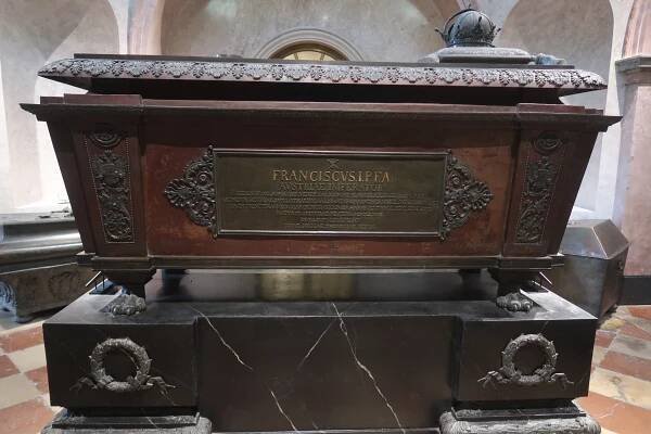 Soubor:Imperial Crypt Vienna (1).jpg – Wikipedie