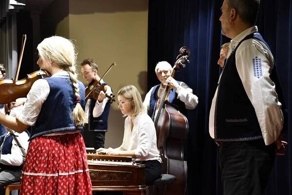 Koncert – Cimbálka CML Šumperk – Městská knihovna T. G. Masaryka Šumperk