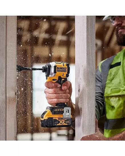 Aku rázový utahovák DeWALT DCF850NT, 18V, kufr