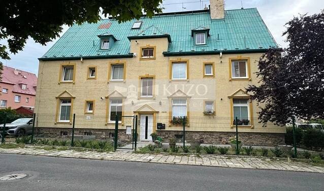 Pronájem podkrovního bytu 3+1 , Haškova 3438 , Chomutov | Reality.iDNES.cz 