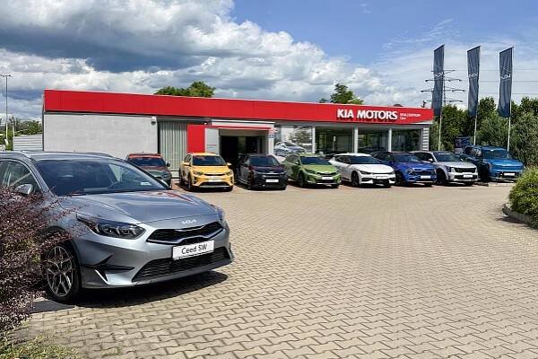 KIA - REALCENTRUM Cars s.r.o. foto 1