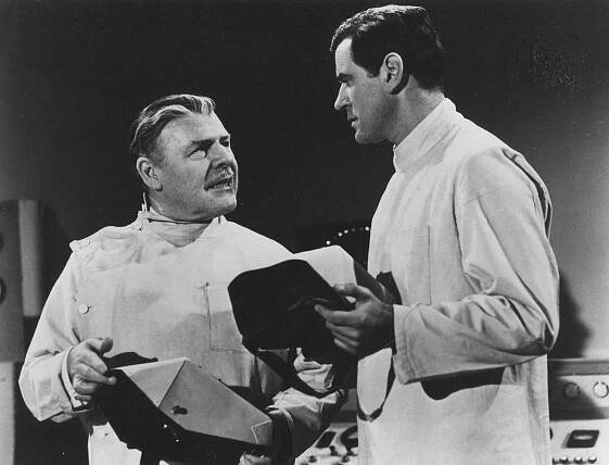 Curse of the Fly - Z filmu - Brian Donlevy, George Baker
