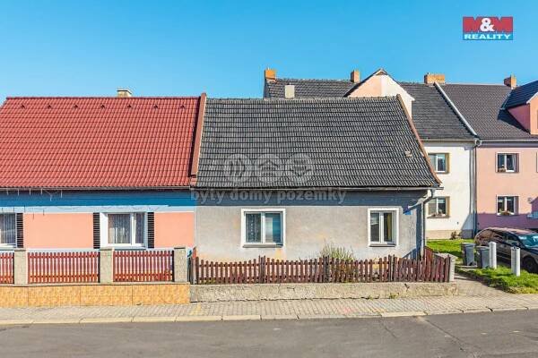 Pohled na dům - Prodej rodinného domu 100 m², pozemek 233 m², Mírová, Ledvice