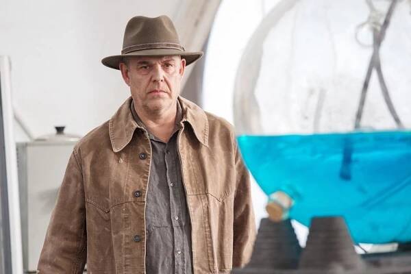 IO, DANNY HUSTON, 2019. PH: WILLIAM GRAY/© NETFLIX
